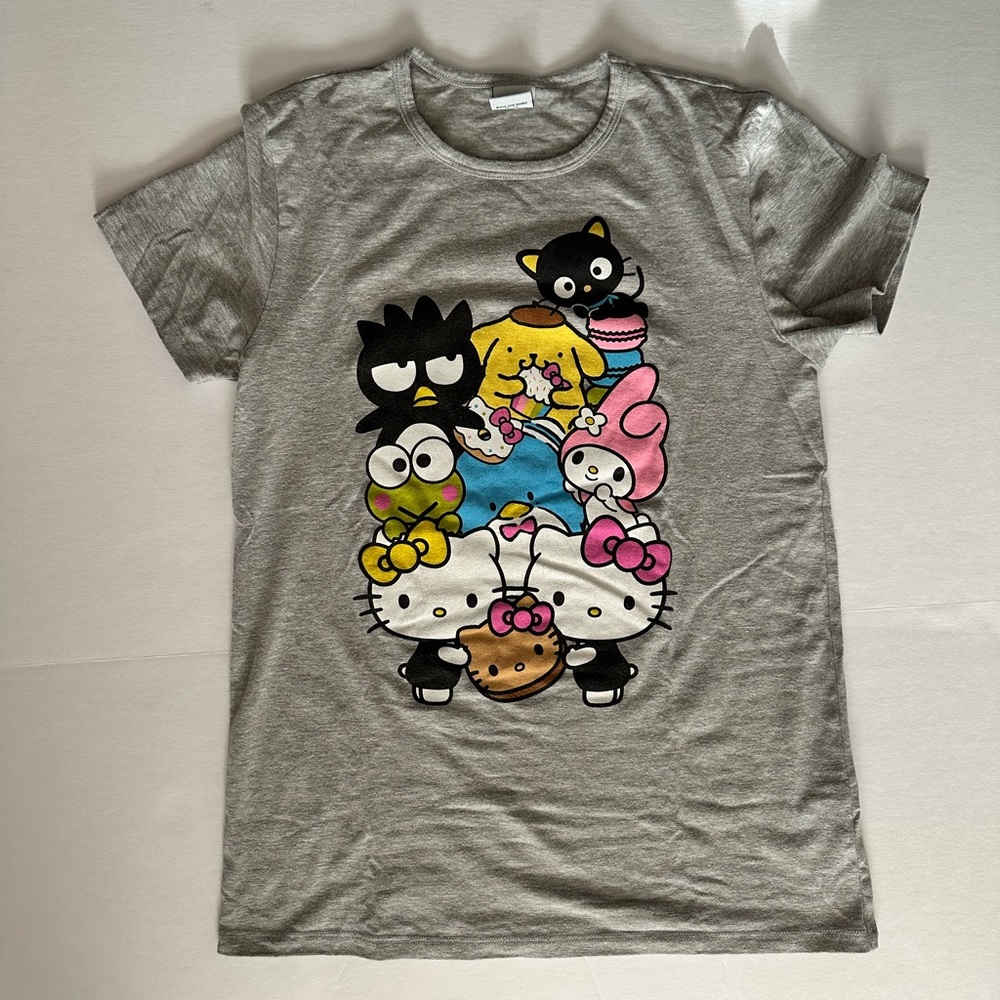 Hello Kitty Cafe T-shirt Size S